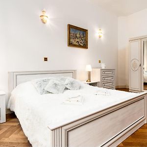 Magnificent King Suite